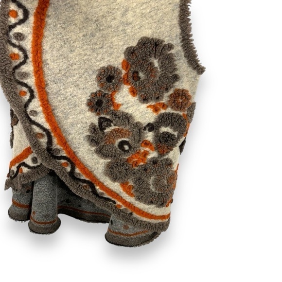 4 for $40 SALE! Indigo Thread Co. Embroidered Boiled Wool Vest, Tan Floral, OSFM - Picture 9 of 15